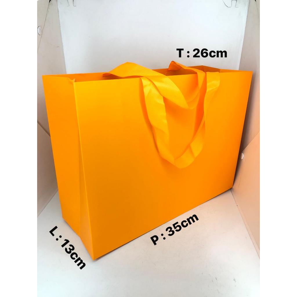 1 ชิ้นถุงกระดาษ IVORY ORANGE 35X13X26 ORANGE RIBBON STRAP HE