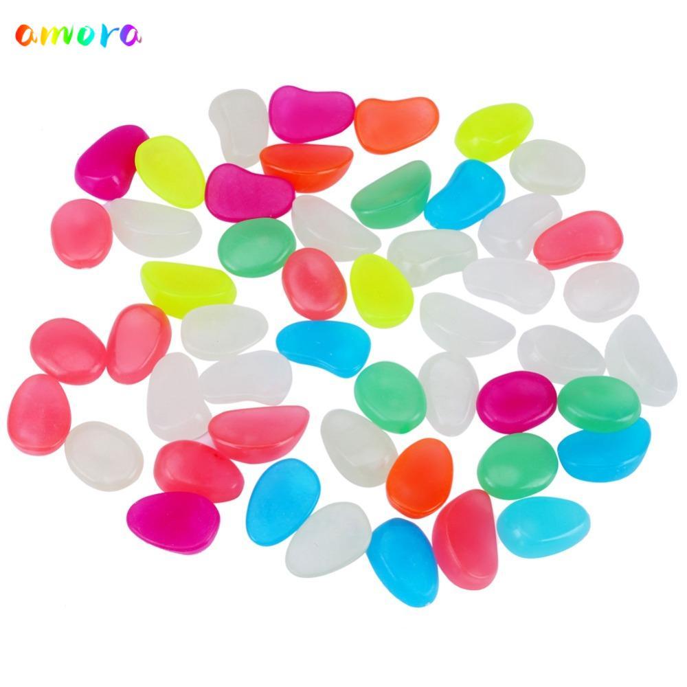AMORA 50 ชิ้นชุด Luminous Pebbles, หินประดิษฐ์พลาสติกเรืองแสงใน Dark Pebbles, หินภูมิทัศน์ Multicolo
