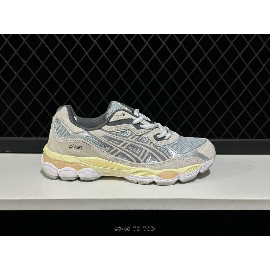2026Asics Gel-NYC ผู้ชายผู้หญิง Daddy รองเท้าหนาSoledรองเท้าวิ่งกลางแจ้งรองเท้าเดินป่าจับคู่กระโปรงส