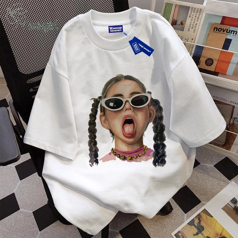 สาวเท่ใส่แว่นกันแดด| ท็อปส์ซูผู้หญิงอินเทรนด์ | เสื้อยืด Oversized | ท็อปส์ซูผู้หญิงล่าสุด | เสื้อยืดสีขาวผู้หญิง | 12.22
