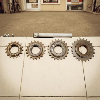 เฟืองหลังจักรยานซิงเกิ้ลสปีด เฟืองฟรี BMX / Fixie / เสือหมอบ / วินเทจ ขนาด 16-24 ฟัน (T)