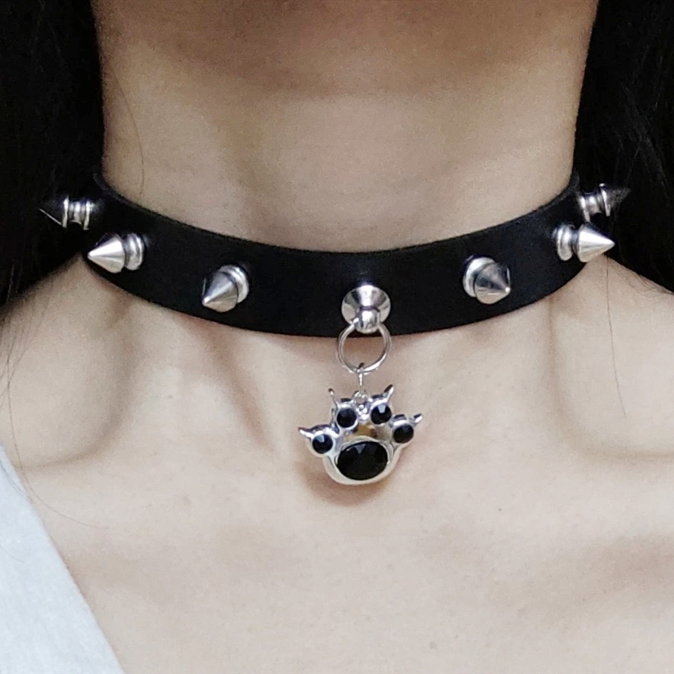 Rebellious Meat Ball Collar หญิง Cat Claw กระดูกหนังศีรษะ Rivets choker สร้อยคอคอ y2k สาวร้อน Dark R