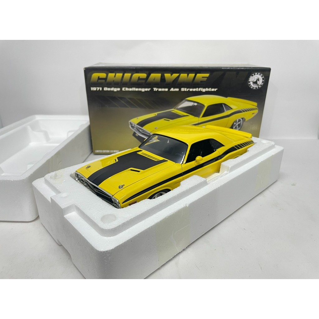 [คลังสินค้าพร้อม] ACME 1/18 Dodge Challenger Street 1971 Yellow Black Original Bag Brand New Product