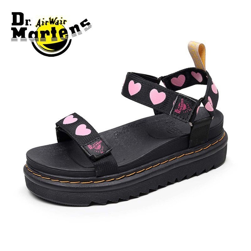 รองเท้าแตะชายหาด Dr. Martens แบบอเนกประสงค์ เหมาะสำหรับทุกกิจกรรมในหน้าร้อน