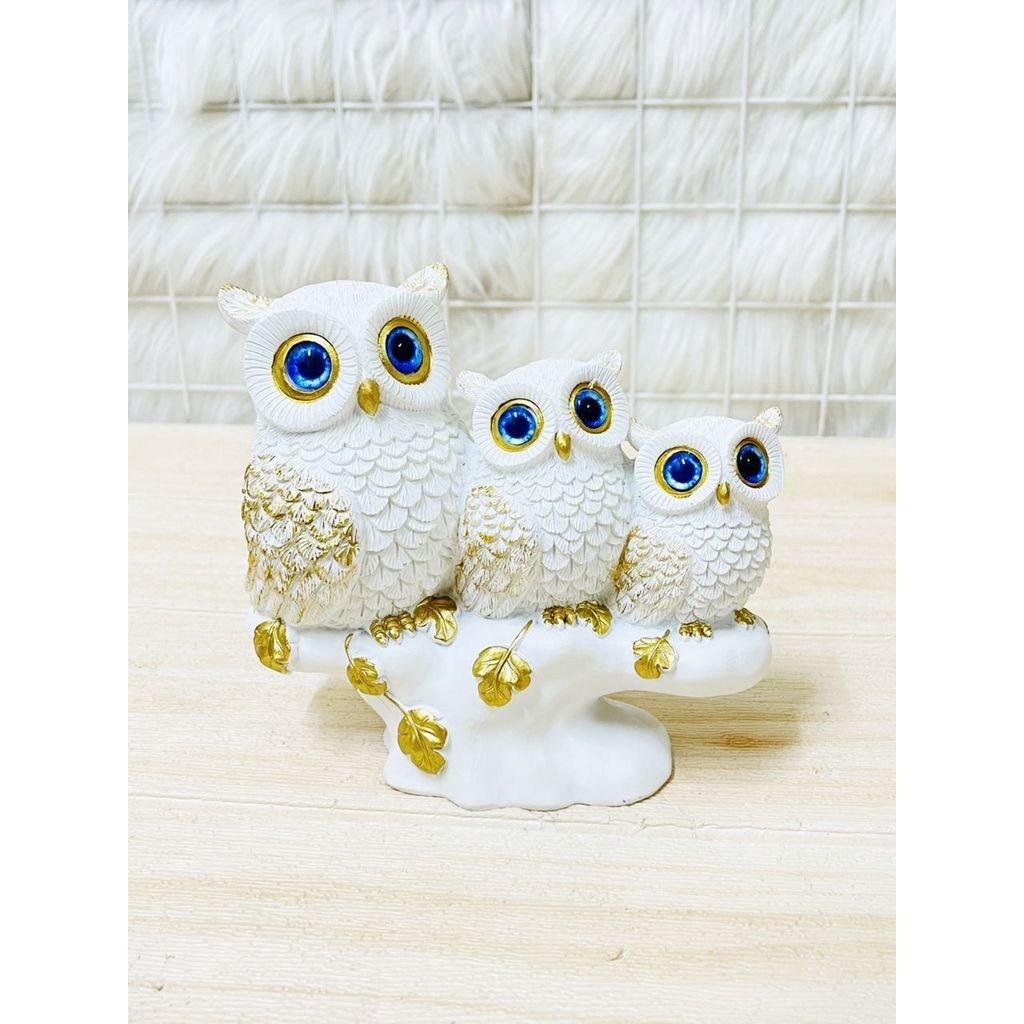 PM181 - Polyresin Three White Owls Decor