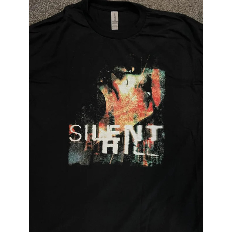 ท็อปส์ซูผ้าฝ้ายแขนสั้นคอกลมสำหรับผู้ชายและผู้หญิงลาย Pyramid Head Silent Hill เสื้อยืดใหม่มาถึง