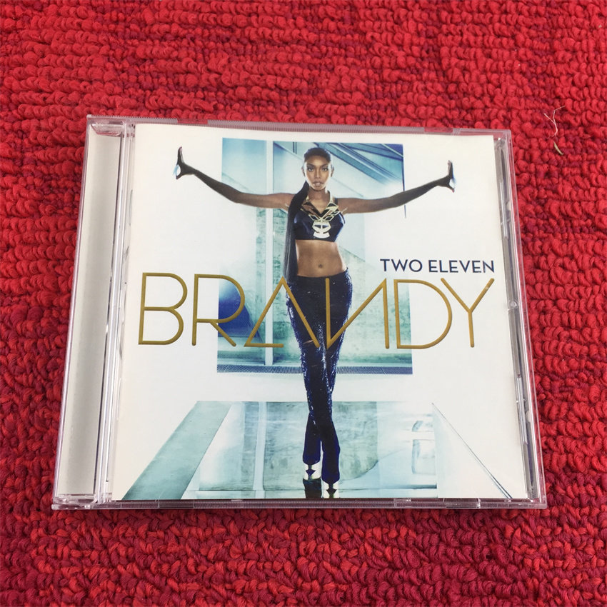 Brandy Two Eleven (ไม่มีการปิดผนึก) hang9