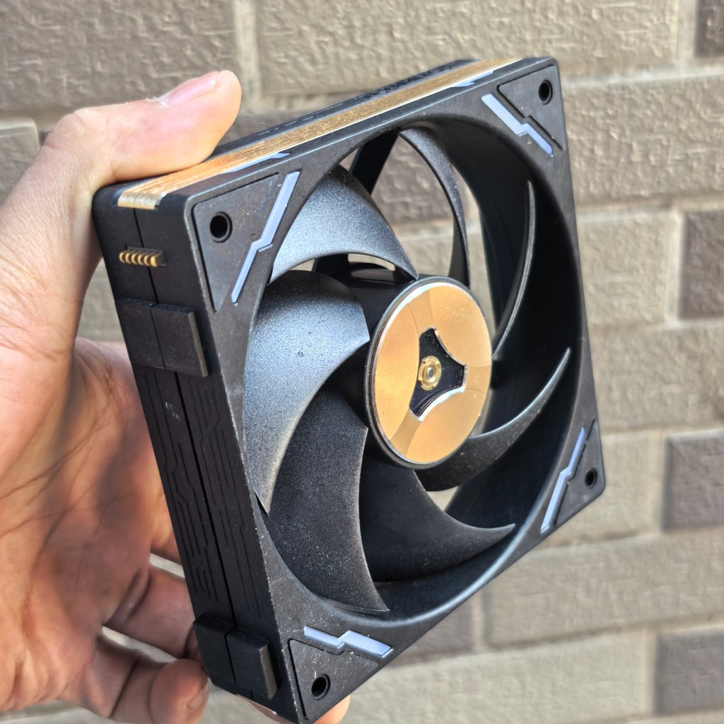 พัดลมคอม rgb พัดลมคอม ว ตัดพัดลมหม้อน้ําระบายความร้อนด้วยน้ําคอมพิวเตอร์คุณภาพสูง