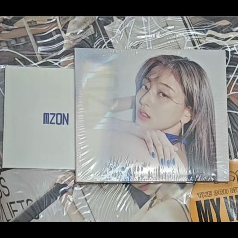 จัดส่งฟรีสองครั้ง Park Jihyo solo NOZE ใหม่เอี่ยมยังไม่ได้เปิด N
