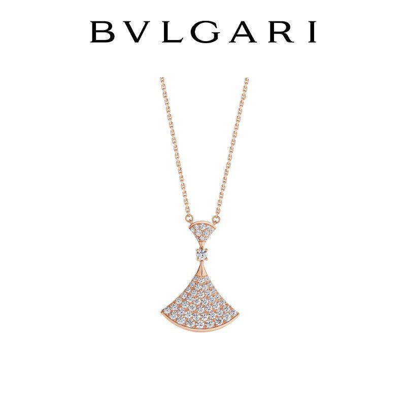 สร้อยคอทองคำขาวสีโรสโกลด์ในกล่อง	diva's dream series