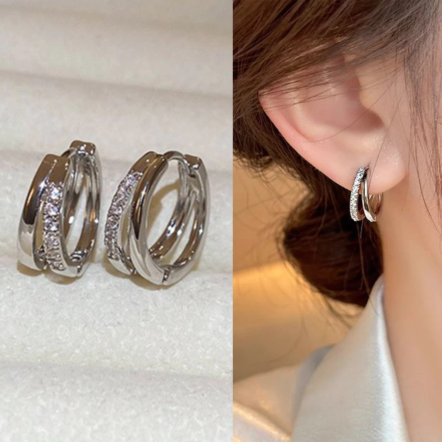 ต่างหูห่วงคู่หญิงหรูหรา Rhinestone อารมณ์ High-End หูหัวเข็มขัดประณีต Niche แฟชั่นอินเทรนด์ต่างหู
