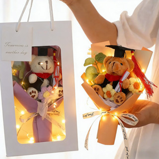 Dr.bear ช่อดอกไม้น่ารักโครเชต์สําเร็จการศึกษาช่อดอกไม้ของขวั…