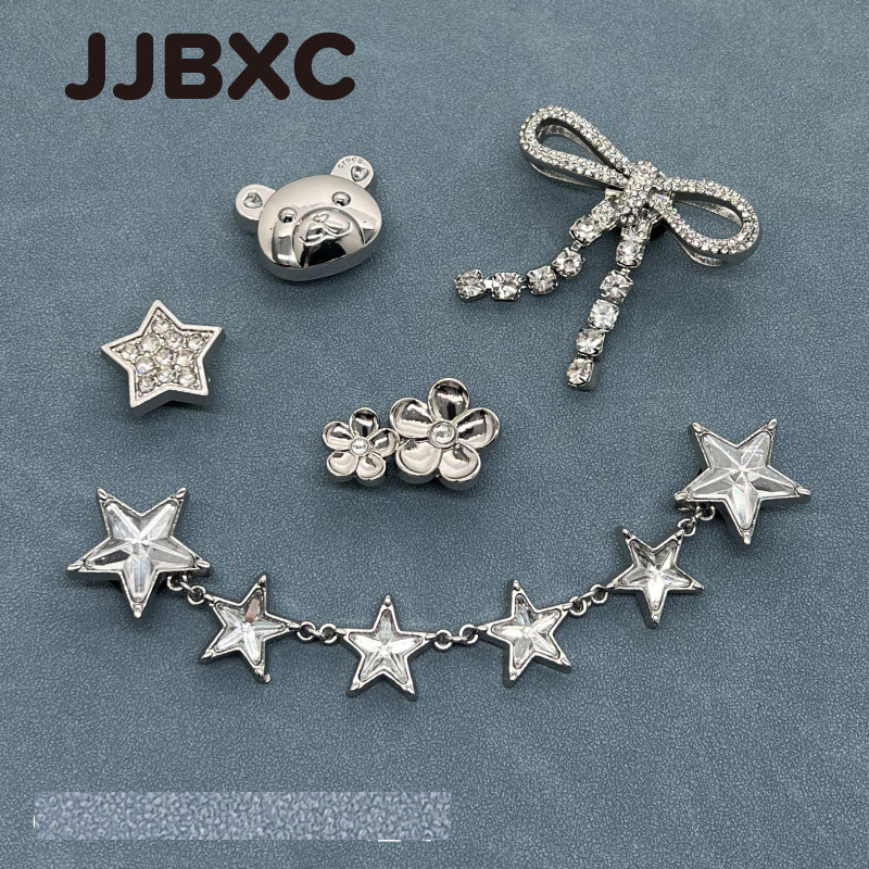 JJBXC ตัวติดรองเท้า charm หมีดาว Star Chain โลหะเงินคุณภาพสูง ดีไซน์หรู 3D เงางาม ทนทาน ติดแน่น DIY ใช้ได้กับรองเท้าลำลอง อุปกรณ์ตกแต่งรองเท้า