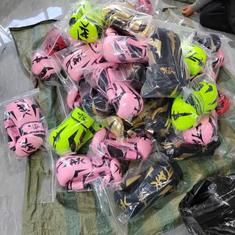 【Ready Stock】 Adult and Children Boxing Gloves Professional Venom Fight Sanda Fighting Men and Women