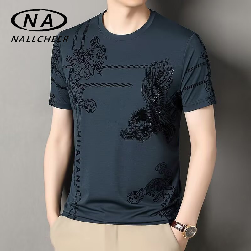 เสื้อยืดคอกลมแขนสั้นผู้ชาย ทำจากผ้าไหมน้ำแข็ง ระบายความร้อนได้ดี และขนาดใหญ่