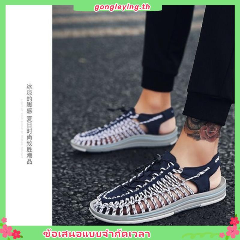 Keen Uneek ของแทั (สีดำ) รองเท้าแตะกีฬากลางแจ้ง ทำด้วยมือ 100% ระบายอากาศได้ดี ใส่ได้ทั้งชายและหญิง