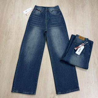 กางเกงยีนส์ขากระบอก สียีนส์เข้มแต่งเฟด แต่งหนวดด้านหลัง ผ้าด…