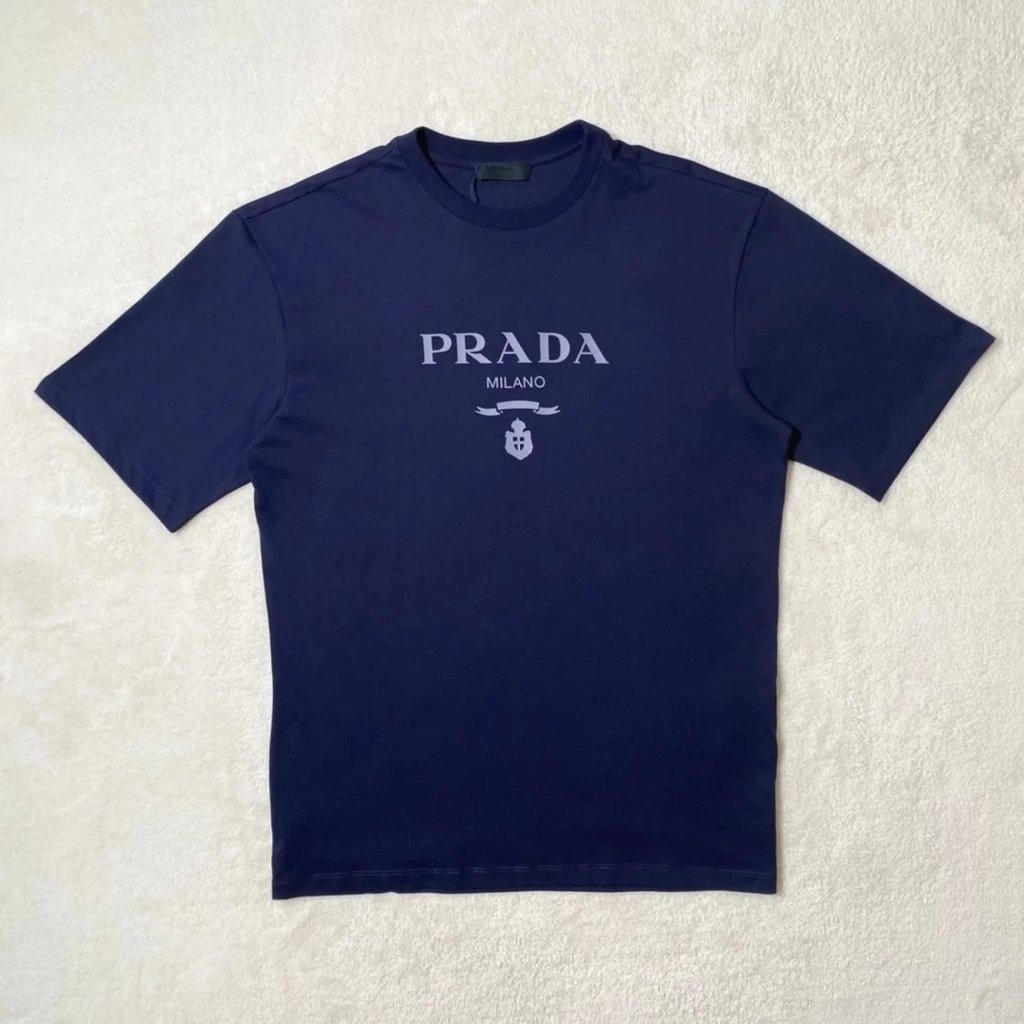 P Home PRDA PRDA pra prd Prado ตัวอักษร Offset การพิมพ์รอบคอแขนสั้นเสื้อยืดผู้ชายผู้หญิงสไตล์เดียวกั