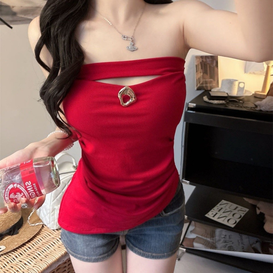 Miss Kitty เสื้อเกาะอกผู้หญิง ไม่มีแขน เปิดไหล่ ดีไซน์ไม่สมมาตร เข้ารูป สีเรียบ สไตล์เกาหลี FY10171-0 - รูปที่ 4