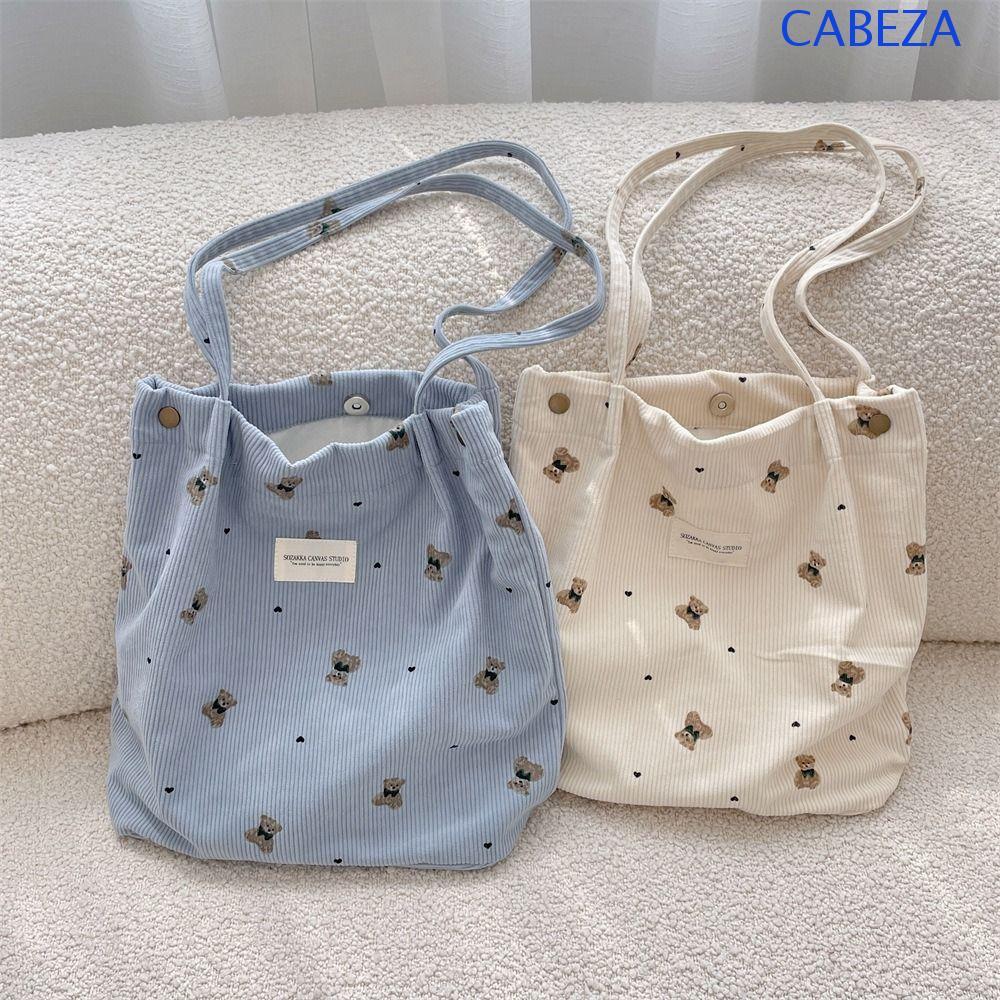 CABEZA กระเป๋าสะพายผ้าลูกฟูก สไตล์เกาหลี พิมพ์ลายหมี ดีไซน์เฉพาะตัว เหมาะสำหรับการพกพา