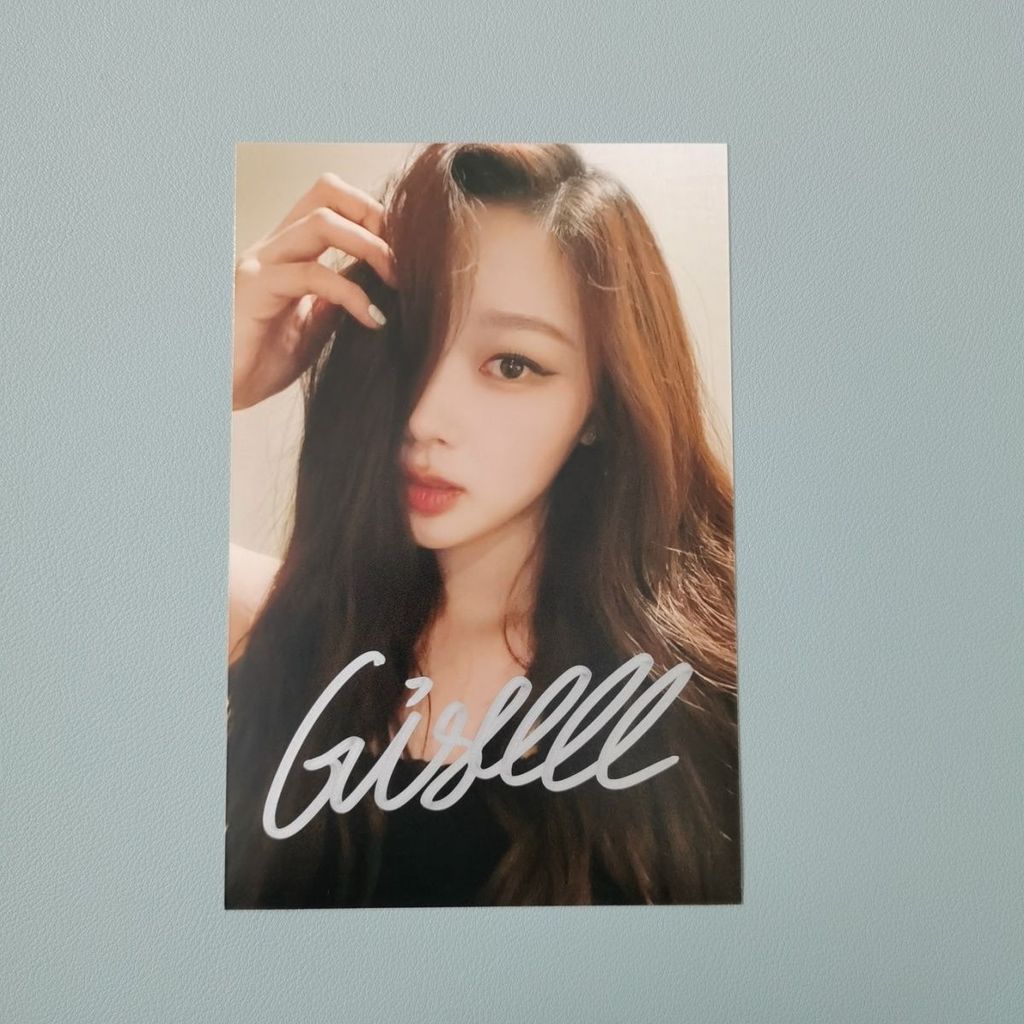 Aespa Giselle Autograph Photo Giselle Giselle Autograph Photo ให้เพื่อนสนับสนุนของขวัญ