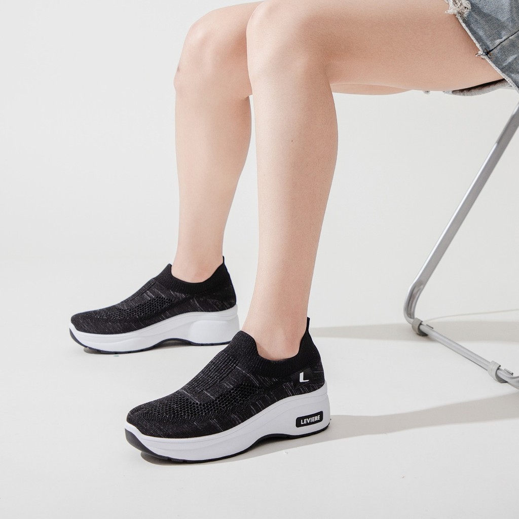 LVR Hyeri LV0157 รองเท้าผ้าใบส้นเตารีดผู้หญิง Levie Comfort