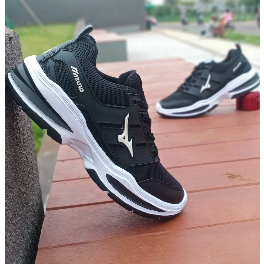 MIZUNO มิซูโน่ รองเท้าวิ่งสีดําและสีขาวสําหรับผู้ชายและผู้หญิงยิมกลางแจ้งฟิตเนสจ๊อกกิ้ง
