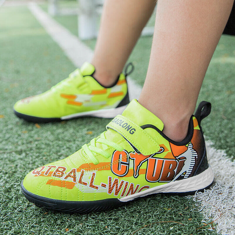 Lightweight Outdoor Soccer Football Shoes Boys Girls Training Kids Soccer Cleat Non-Slip Futsal Shoe