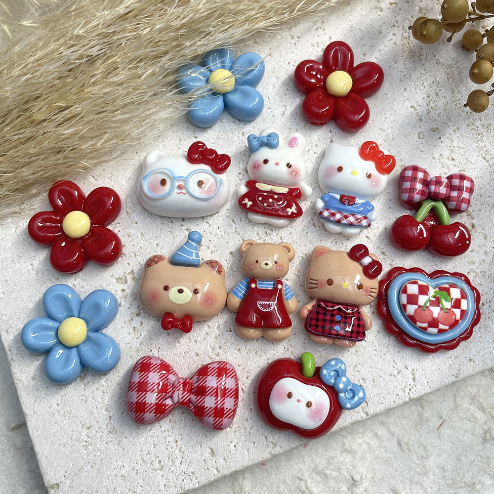 [100 ชิ้นพร้อมสต็อก] แมวสีขาวน่ารักแอปเปิ้ลผูกโบว์อุปกรณ์เรซิน ทําเอง เคสโทรศัพท์รองเท้าหลุมรองเท้าหัวเข็มขัดอุปกรณ์ผมวัสดุตกแ