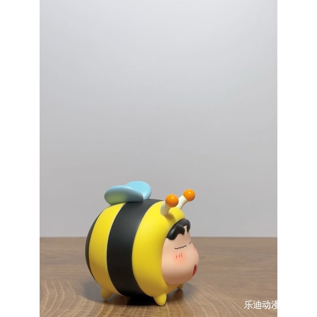 Shin-chan Crayon Shin-chan Bee Shin-chan Crayon Shin-chan Nosuke Hand-Made ตกแต่งอะนิเมะอุปกรณ์ต่อพ่