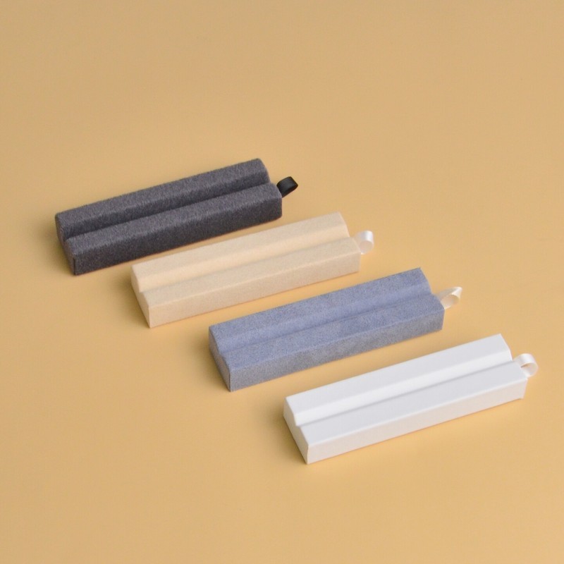 [Anluoyi] เครื่องประดับแสดงภาพหินหลวม V-Groove PU ไมโครไฟเบอร์สีขาวสีเบจสีเทาอ่อนสีเทาเข้มรูปสี่เหลี่ยมผืนผ้า One Straight Groove Props