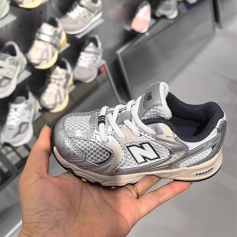 NB530 รองเท้าวิ่งเด็ก ไซส์กลางถึงใหญ่ ออกแบบกึ่งยืดหยุ่น พร้อมพื้นมя่นุ่ม