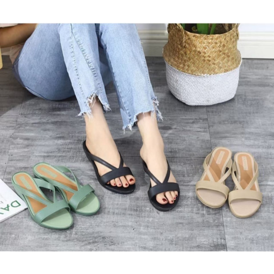 รองเท้าผู้หญิงส้นเตี้ย สวมใส่สบาย แนวแบบแฟชั่นใส่แล้วสวยและหรูหรา กันลื่น สวมใส่สบายมีให้เลือก 3 สี พร้อมส่ง BB034 - รูปที่ 2