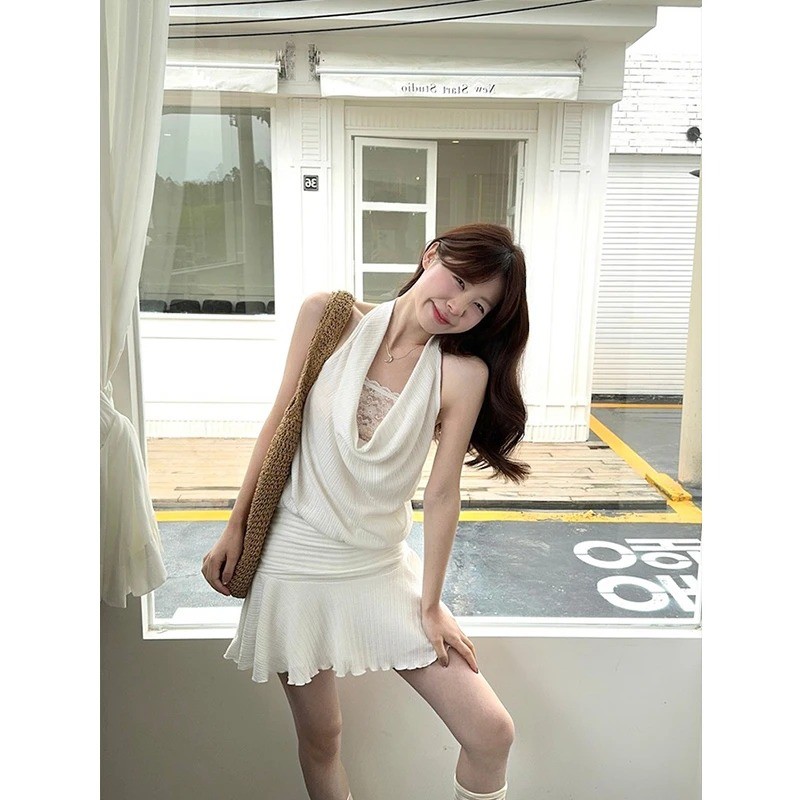 shayne-เสื้อกั๊กสำหรับสุภาพสตรี สีทึบ คอวี เปิดซิง ประเภทรุ่น Slim Fit หวาน สุภาพสตรี แฟชั่นฤดูร้อน
