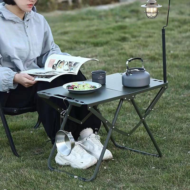 โต๊ะพับแคมป์ปิ้ง โต๊ะกลางแจ้งสําหรับตั้งแคมป์ โต๊ะเหล็กพับขนาดพกพา ABS+ทิตานเลสสตีล กลางแจ้ง ในร่ม มีฟังก์ชันหลากหลาย