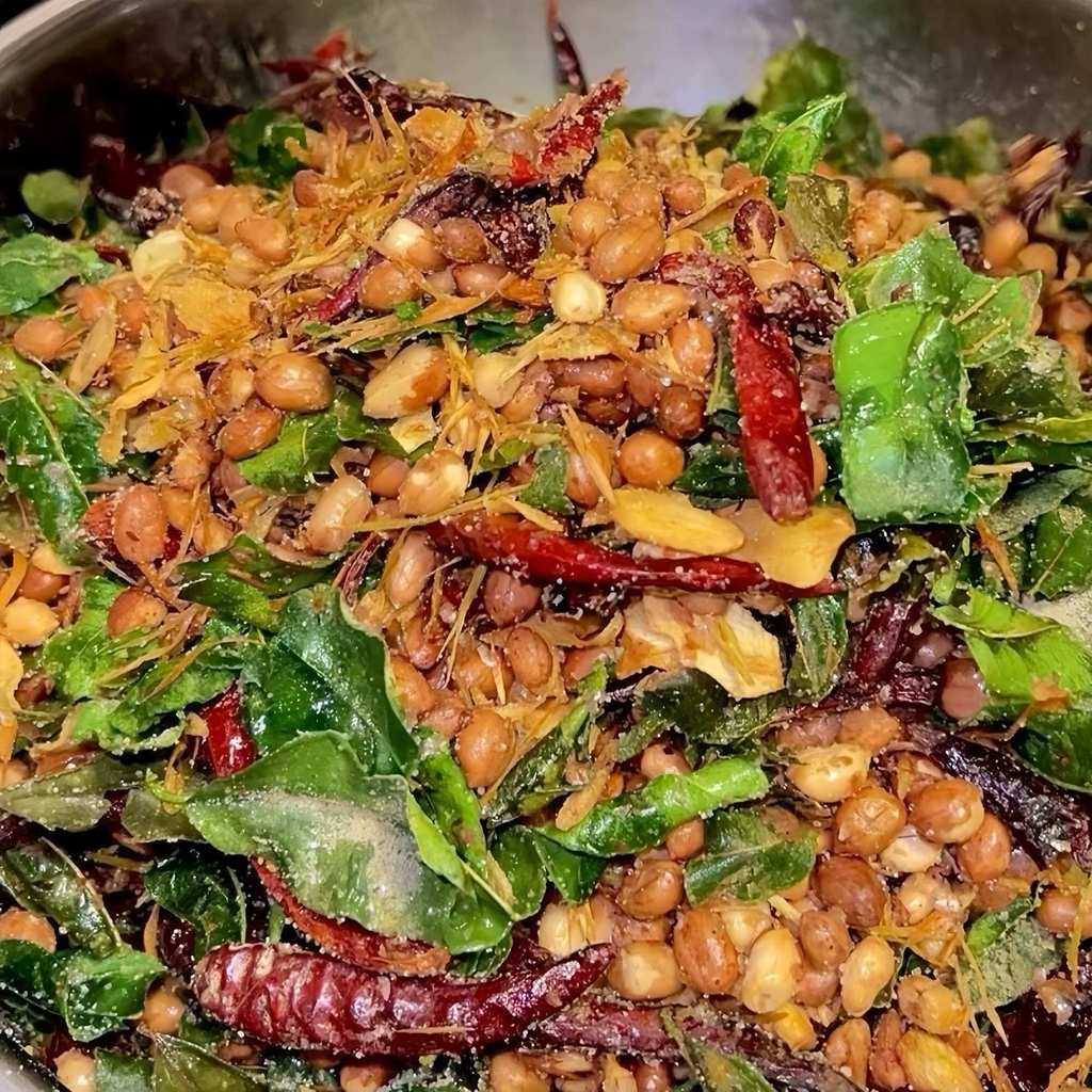 MK ถั่วทอดสมุนไพร รสต้มยำ