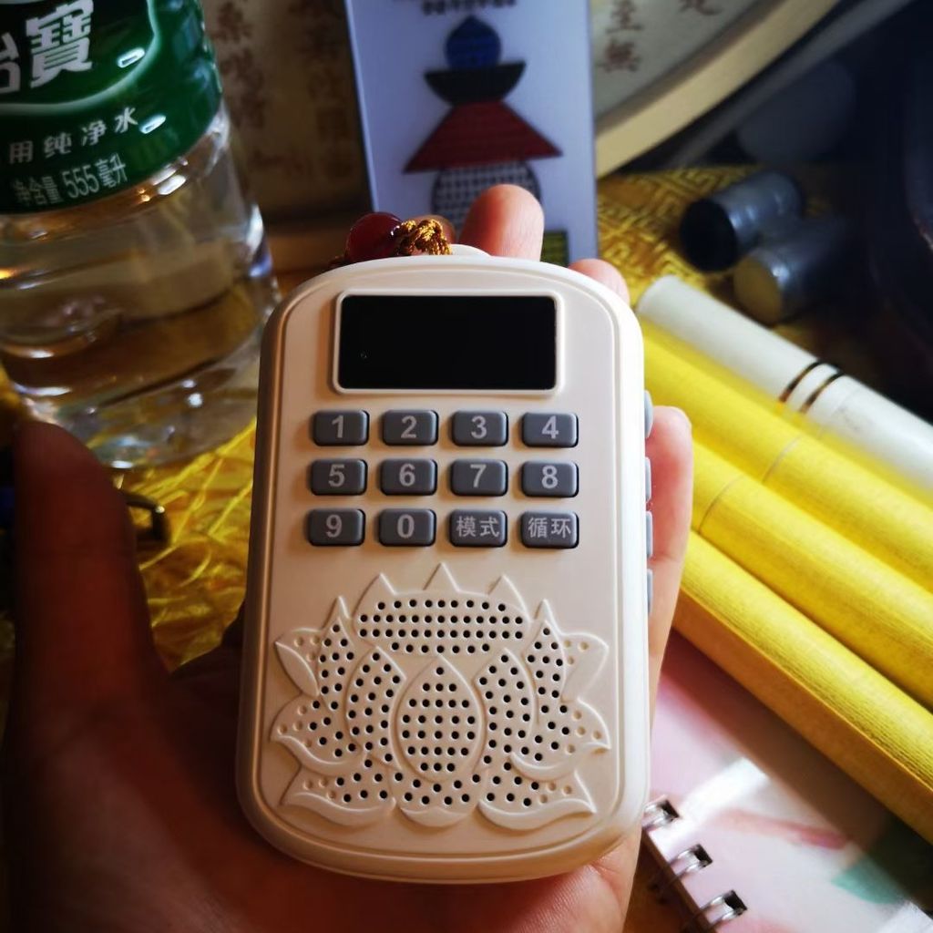 เครื่องเล่นแบบแขวนเพลงคอเครื่องเล่น mp3 การ์ดเครื่องเล่น 24 ชั่วโมง Walkman Loop แบบพกพา 3.11