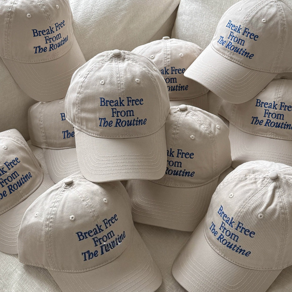 2026 ใหม่ปักตัวอักษรภาษาอังกฤษเบสบอลหมวก Unisex เกาหลีกว้าง Brim Snapback หมวก