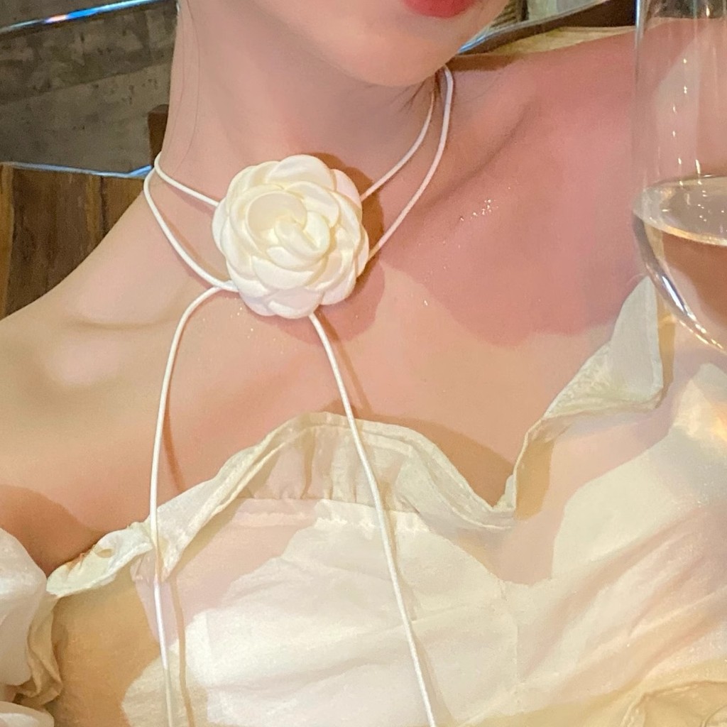 พร้อมคอ Camellia สร้อยคอสีดํา Clavicle ดอกไม้คอ choker อุปกรณ์เสริม Rose Chain คอผู้หญิงดอกไม้ PV60