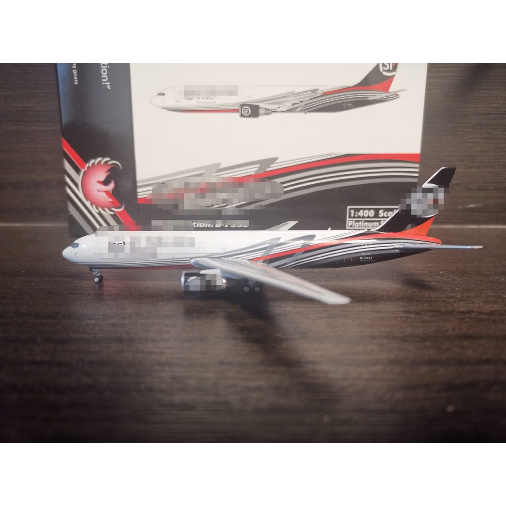 Phoenix/ph 1/400 SF SF Air B767-300ERF B-7593 พร้อมเสาอากาศและลูกกลิ้ง หัวทรายเล็กน้อย Bao SF Bid Fa