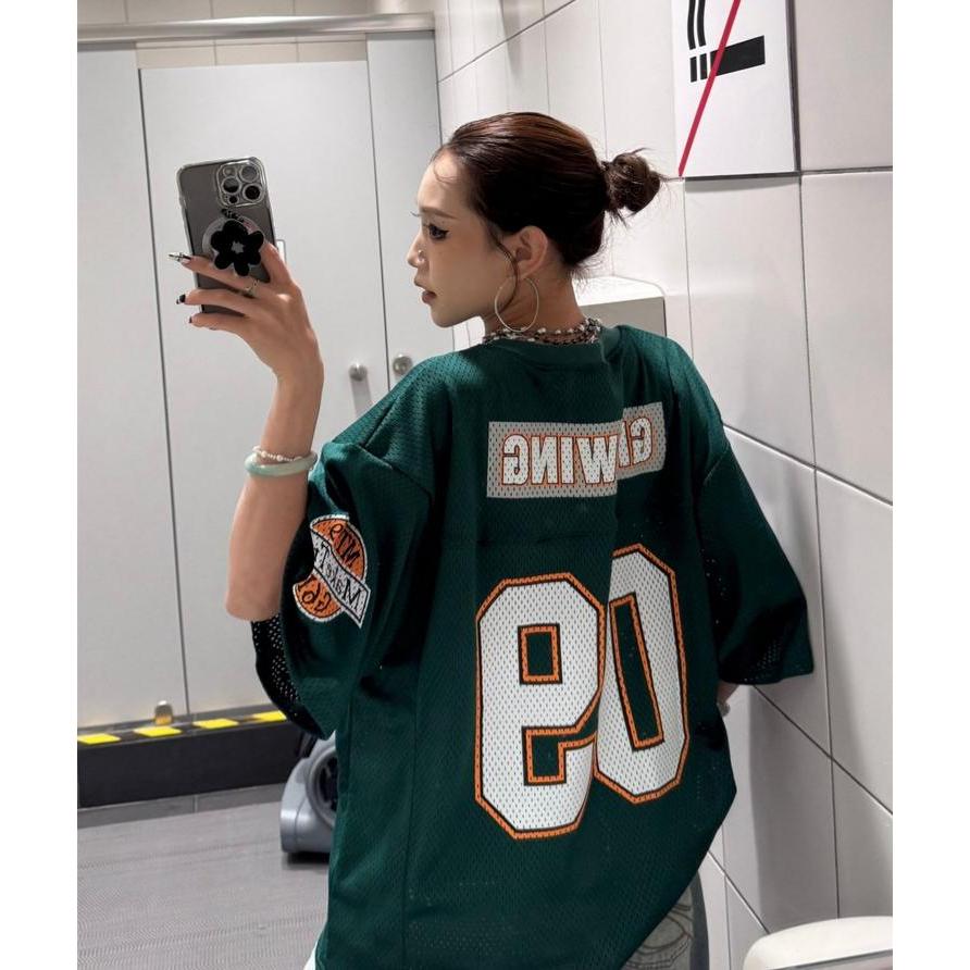 SUIKONE เสื้อยืดผู้ชายแขนสั้นสไตล์วินเทจ อเมริกา ทำจากผ้าตาข่ายระบายอากาศได้ดี — صورة 7