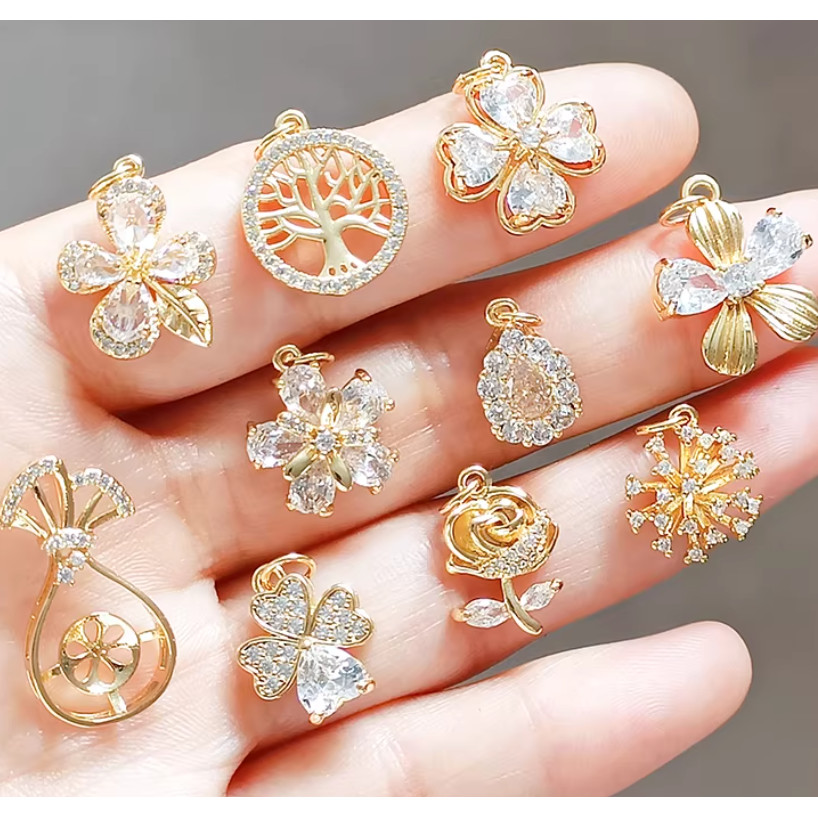 จี้และสร้อยข้อมือ 14K Gold กับเงินฝังเพทายแบบ Four-Leaf Clover สำหรับเครื่องประดับและความคreativityในการทำด้วยมือ