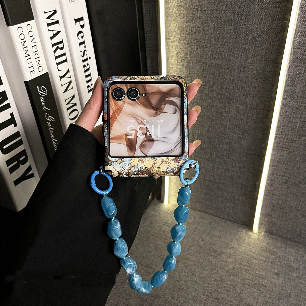 เคสโทรศัพท์ดอกไม้สีฟ้าเกาหลีพร้อมสร้อยข้อมือรูปทรงหิน Sfumato สําหรับ Motorola Razr50 Razr 50 Ultra 