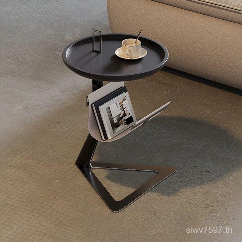 ชั้นวางหนังสือชั้นวางโต๊ะห้องนั่งเล่นรอบมากโลหะสแตนเลสที่เรียบง่ายอานหรูหราขอบตารางแสงหนังโซฟาสร้างส