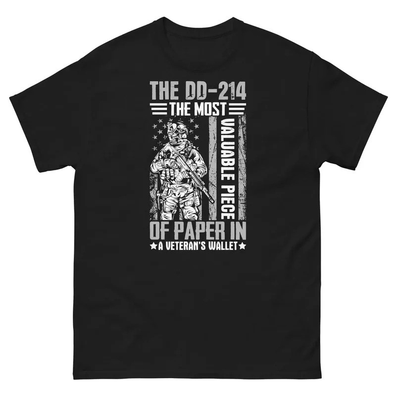 ชิ้นส่วนที่มีค่าที่สุด DD 214 ในกระเป๋าสตางค์ทหาร เสื้อยืดคลาสสิกสำหรับผู้ชาย