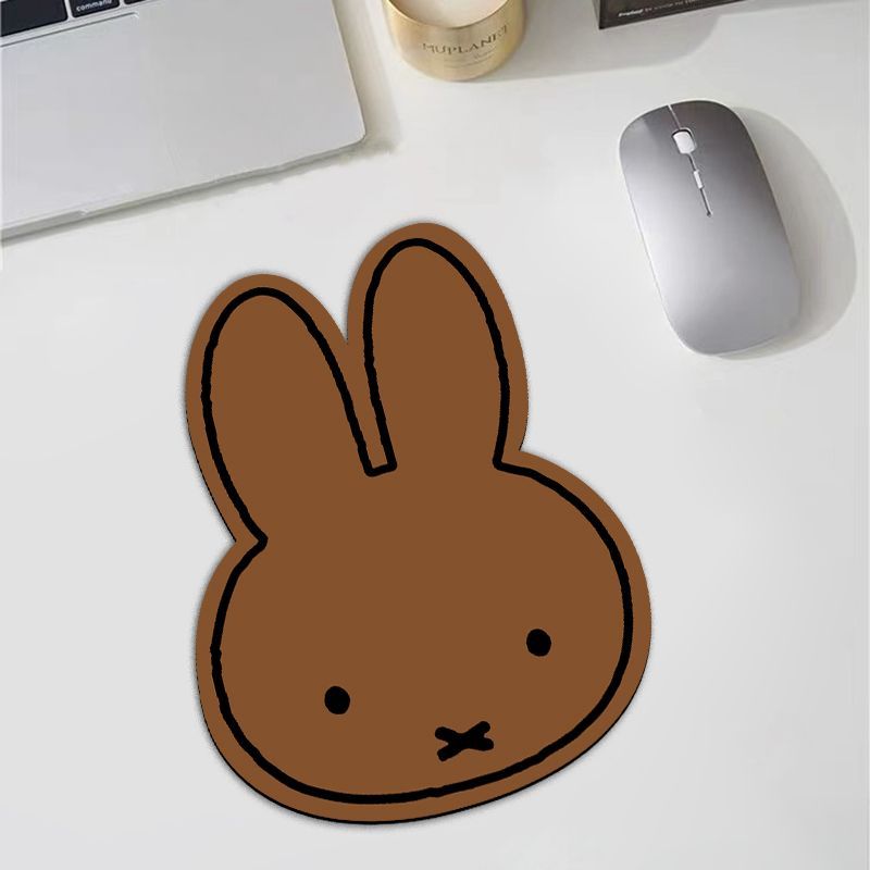 น่ารัก มิฟฟี่ กระต่ายแผ่นรองเมาส์รูปทรงพิเศษ Miffy แผ่นรองโต๊ะแบบพกพาขนาดเล็กสาวหัวใจการ์ตูนแผ่นรองเมาส์กันลื่น ราคา ถูกที่สุด ดีลบีเคเค
