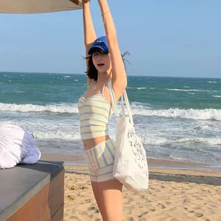 beach girl🌠🌠สีฟ้า ลายเส้น swimsuit ชุดสองชิ้น ชุดไปทะเล ผูกคอ โชว์หลัง ปลอบโยน ระบายอากาศ ส่งไวจากไทย