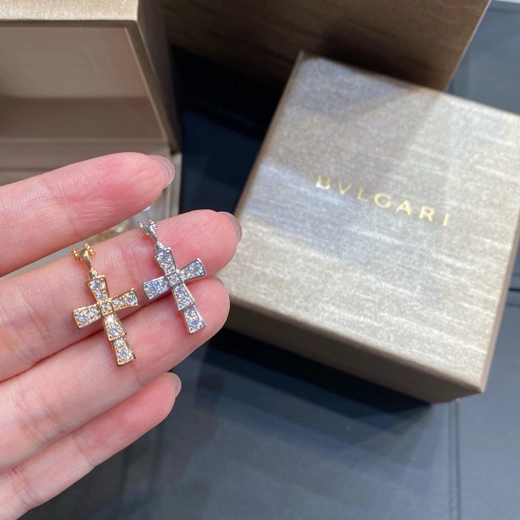 Bulgari Fashion Simple Gentle Snake Bone Cross Necklace