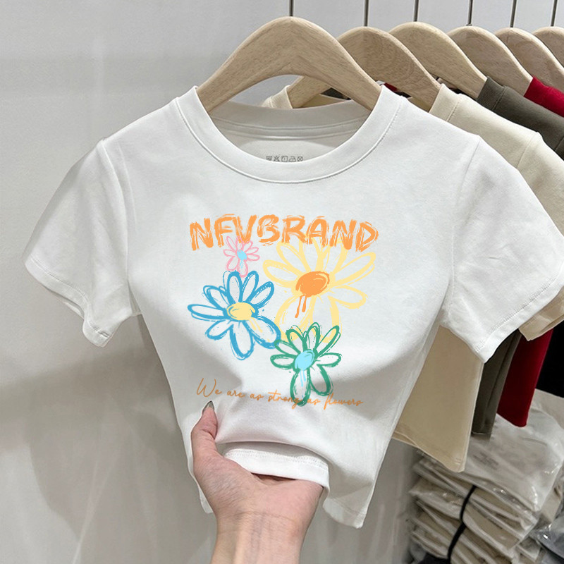 【จัดส่งตลอด 24 ชั่วโมง】NFV เสื้อยืดเอวลอยผู้หญิง คอกลม แฟชั่นเกาหลี ลายดอกไม้ baby tee เซ็กซี่ ใส่แล้วดูผอม YG1914