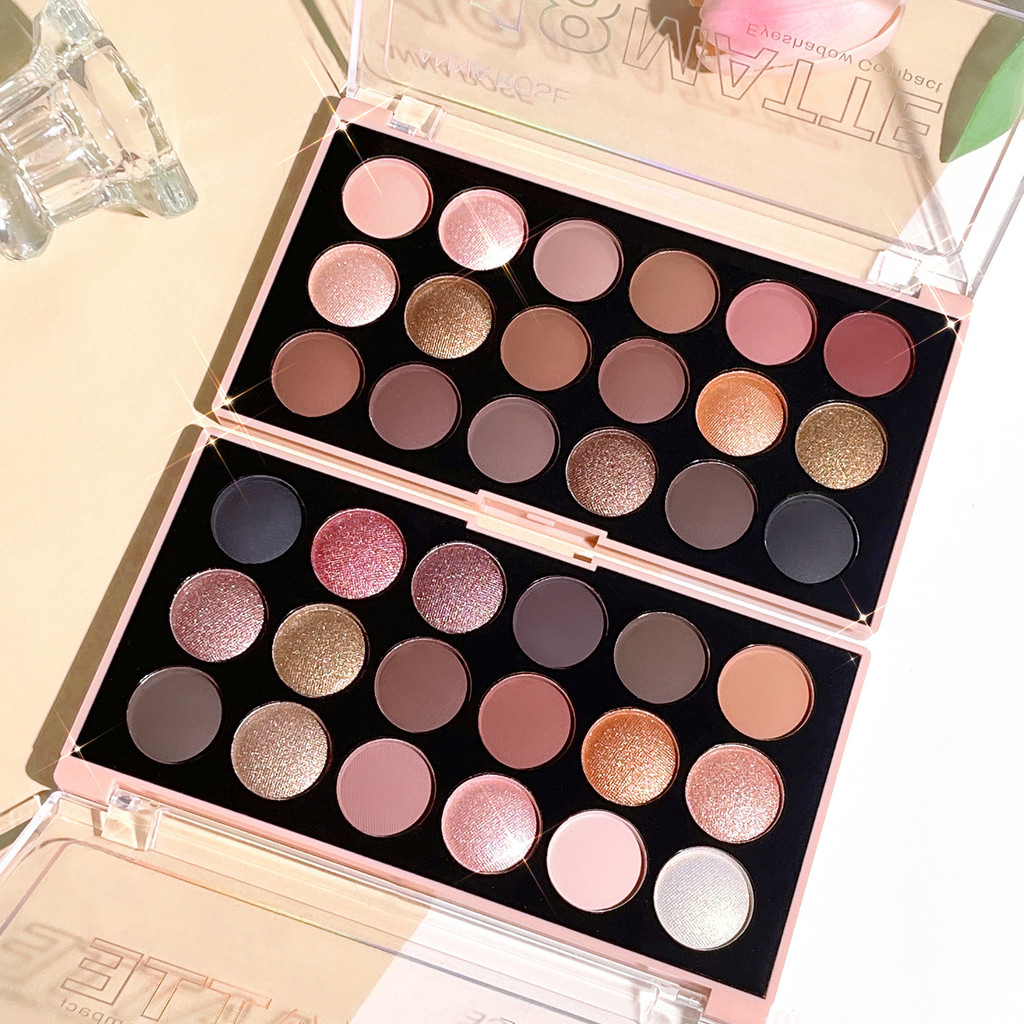 พาเลตต์อายแชโดว์ 18 สี ประกอบด้วยเนื้อแมตต์ เนื้อมุก เนื้อชิมเมอร์ละเอียด และโทนสีเอิร์ธโทน